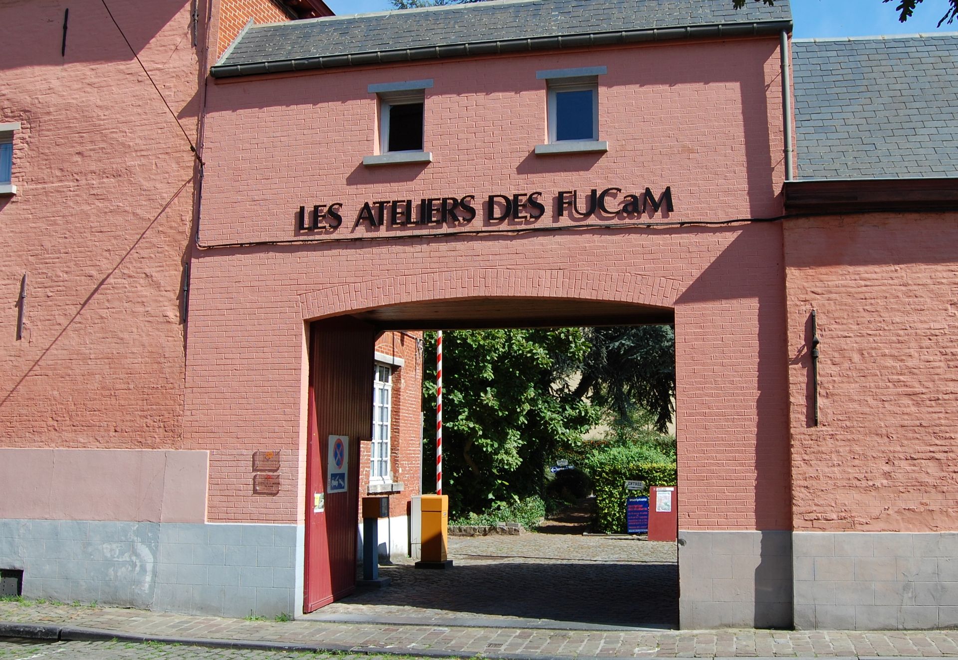Façade des Ateliers Des FucaM Les Ateliers UCLouvain en Hainaut